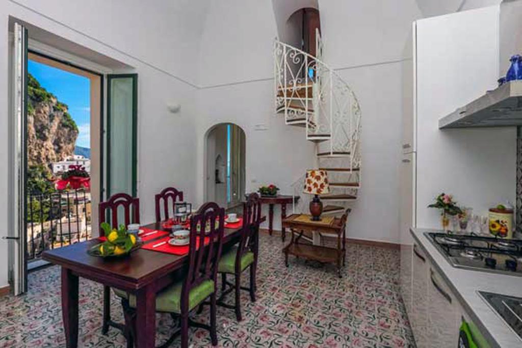 Amalfi Antica Apartment Атрани Стая снимка